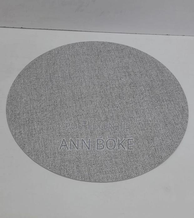 * 6 PCS Table Mats Available*
Material; Leather
Round