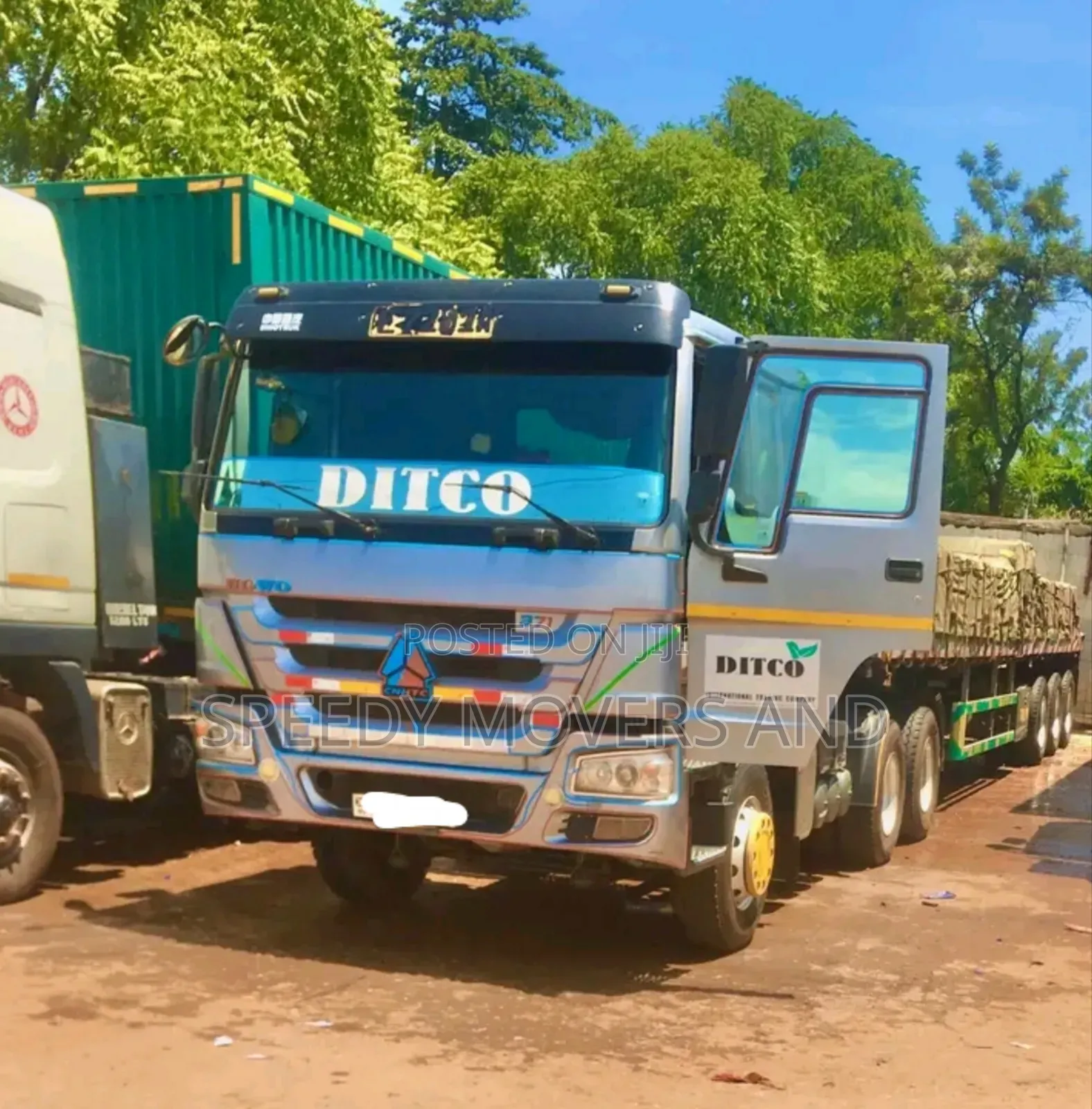 Transit Trailers for Goods Delivery and Transportation Are Available