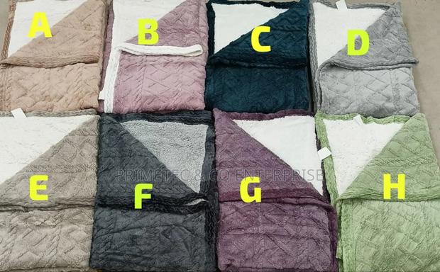 Cozy Fleece Woolen Blanket