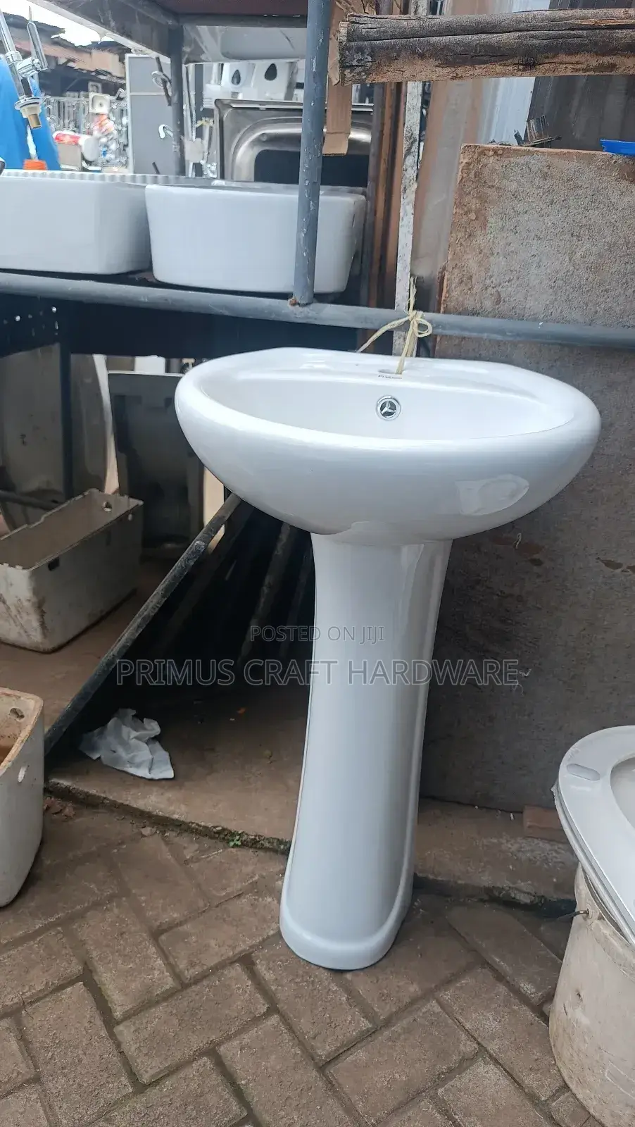 H/W Pedestal