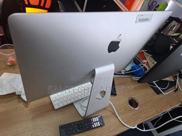 Apple iMac 21.5 Inches 2017 - main view
