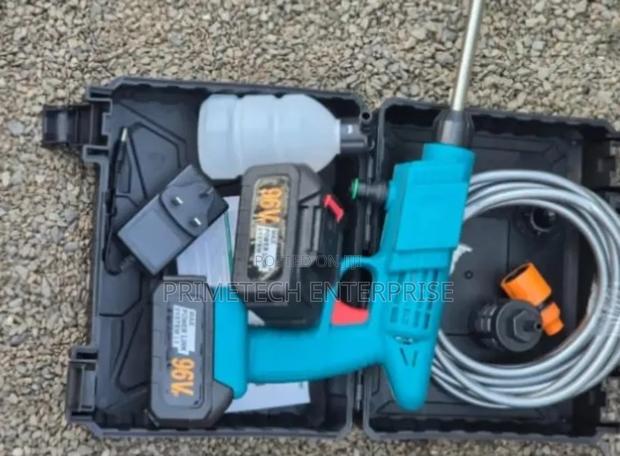 Cordless Makita Car Wash Machine