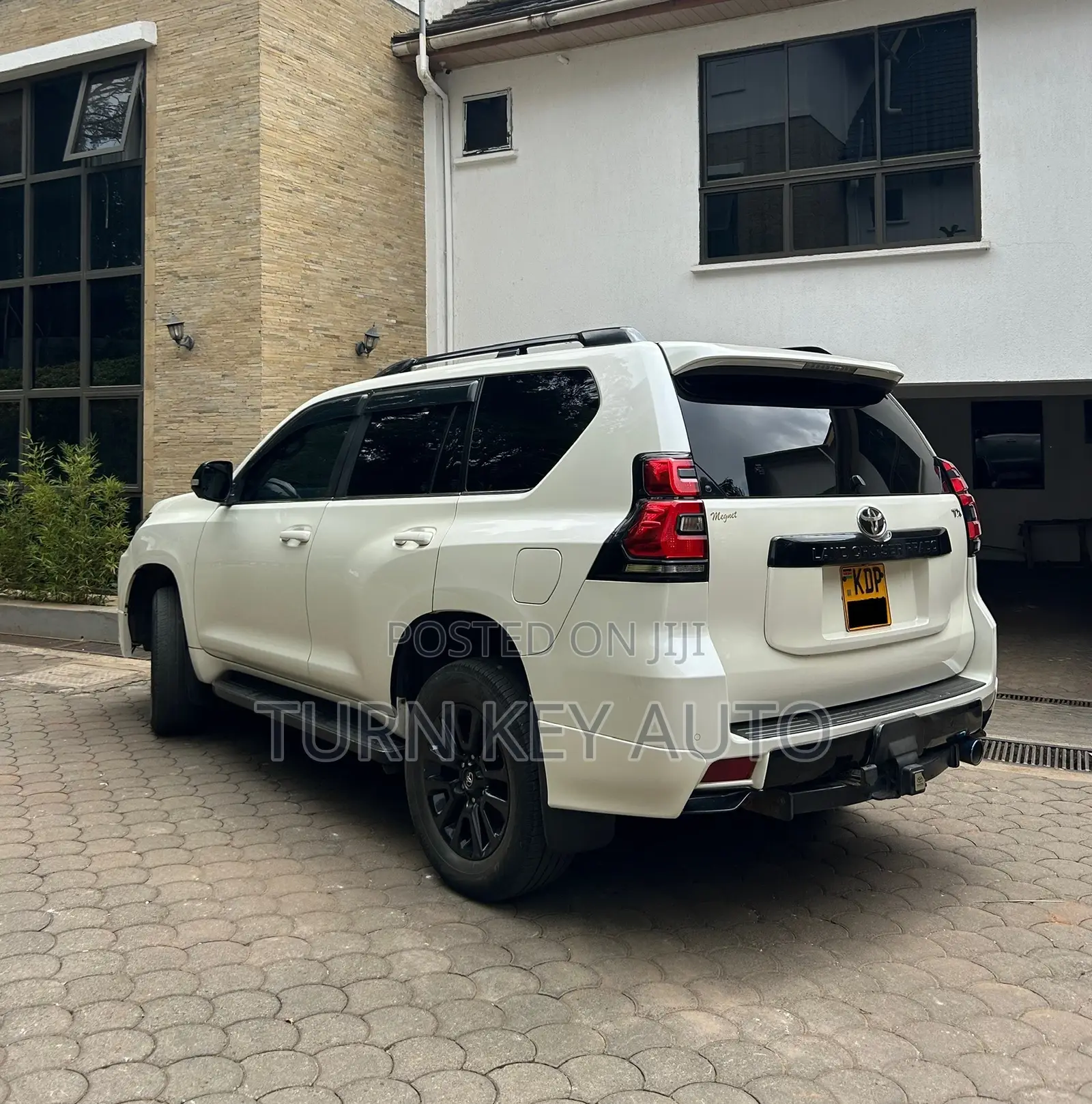 Toyota Land Cruiser Prado 2.8 2018 White