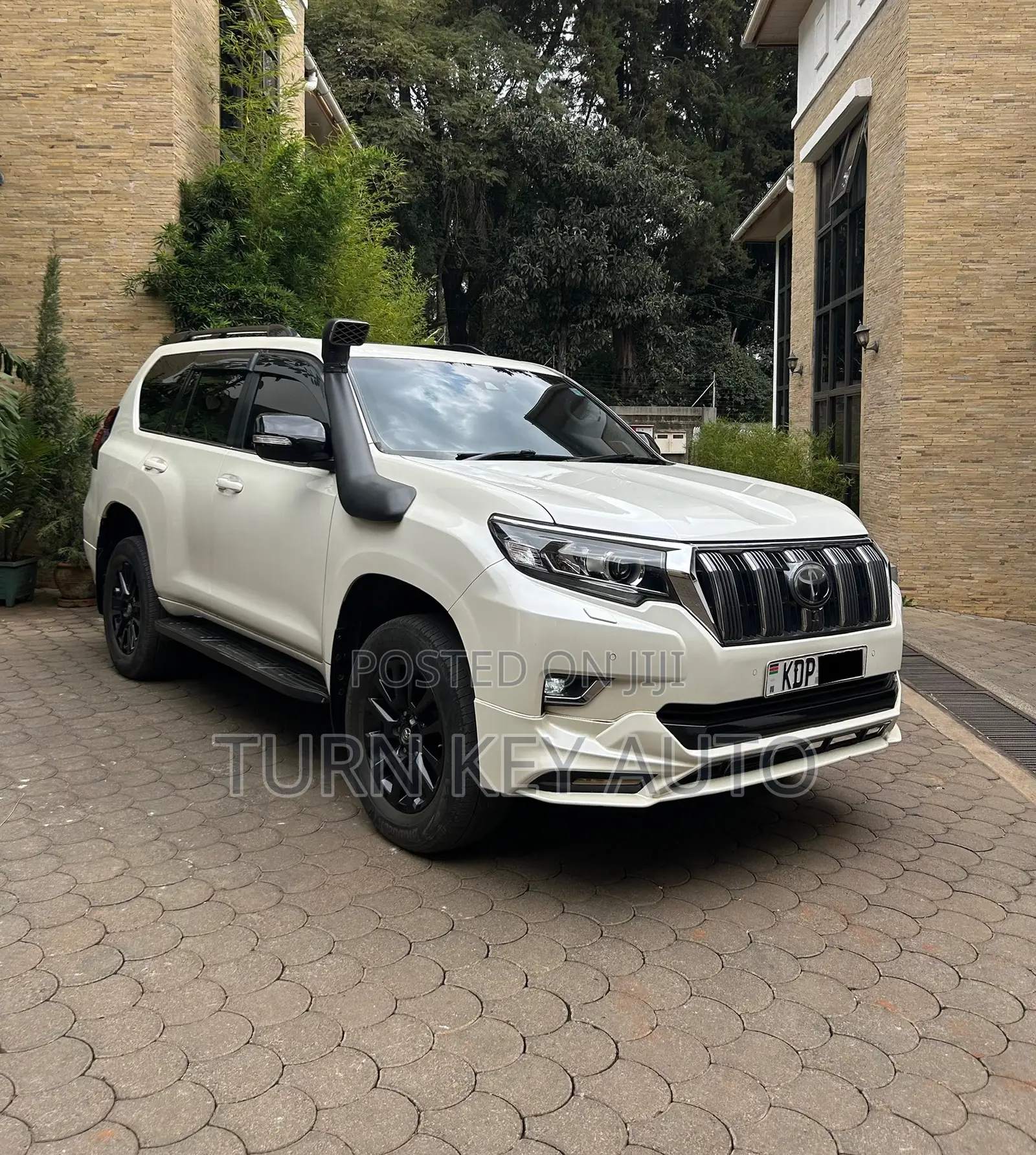 Toyota Land Cruiser Prado 2.8 2018 White