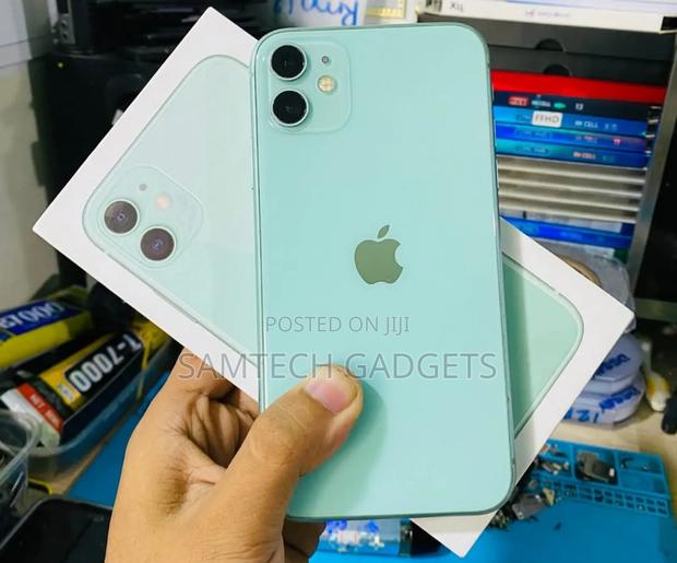 New Apple iPhone 11 128 GB Green - main view