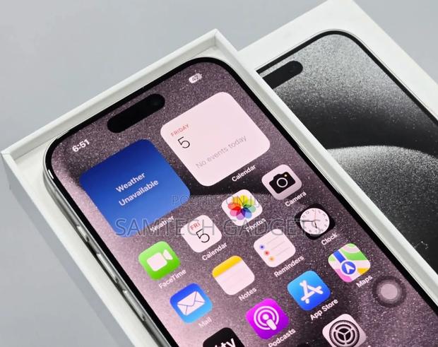 Apple iPhone 15 Pro 256 GB Silver - thumbnail 3