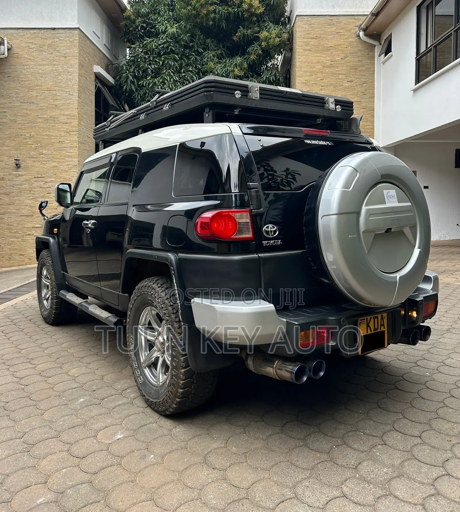 Toyota FJ Cruiser 4X4 AT 2013 Black
