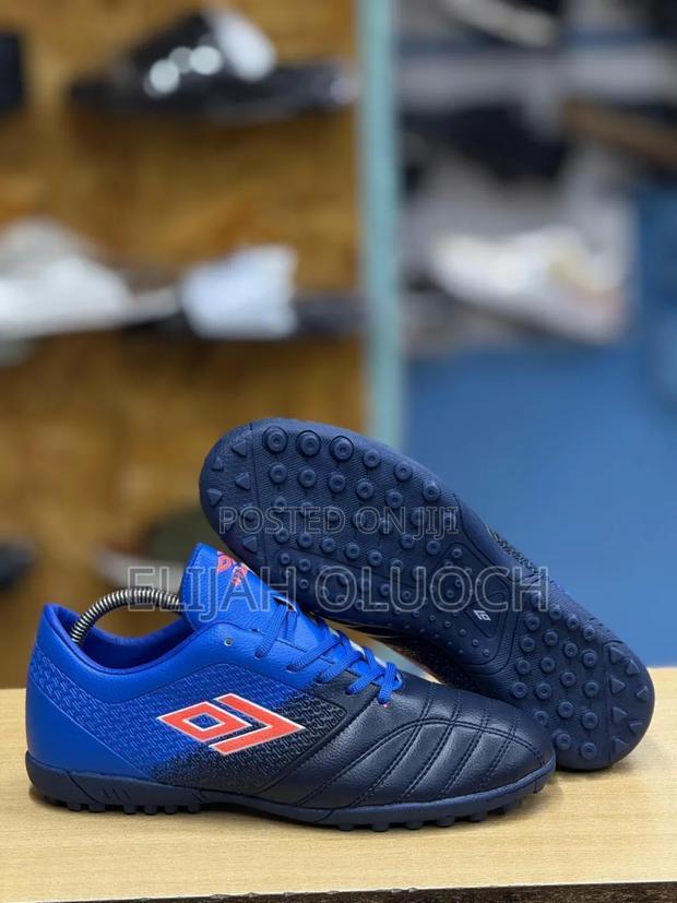 Umbro Trainer Football Boots - main view