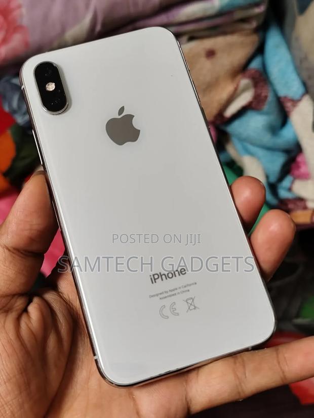 Apple iPhone X 256 GB White - main view