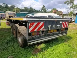 Flatbed Trailers Accessible for Jobs