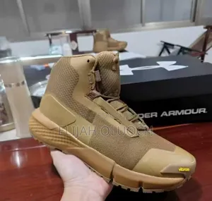 Under Armour Sneakers[Hiking Boots]