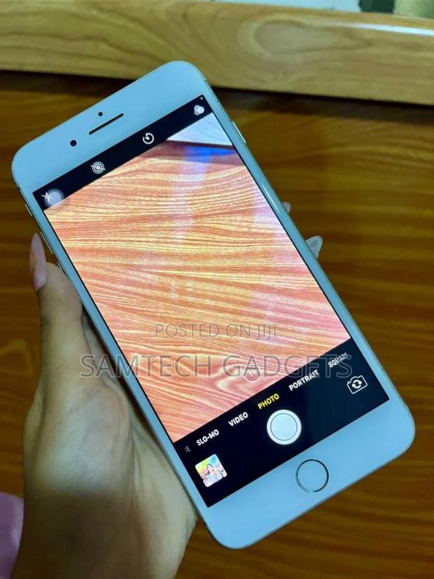 Apple iPhone 8 Plus 128 GB Silver - thumbnail 4