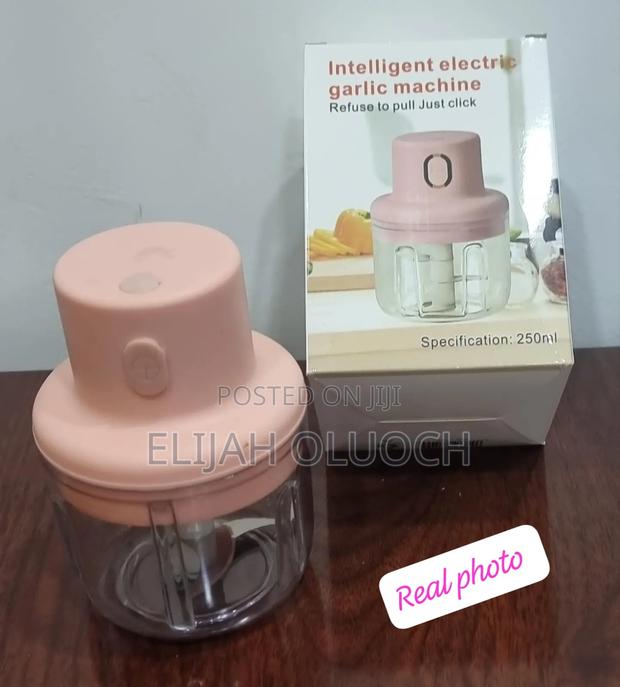 250ml Rechargable Intelligent Garlic Pepper Grinding Machine - main view