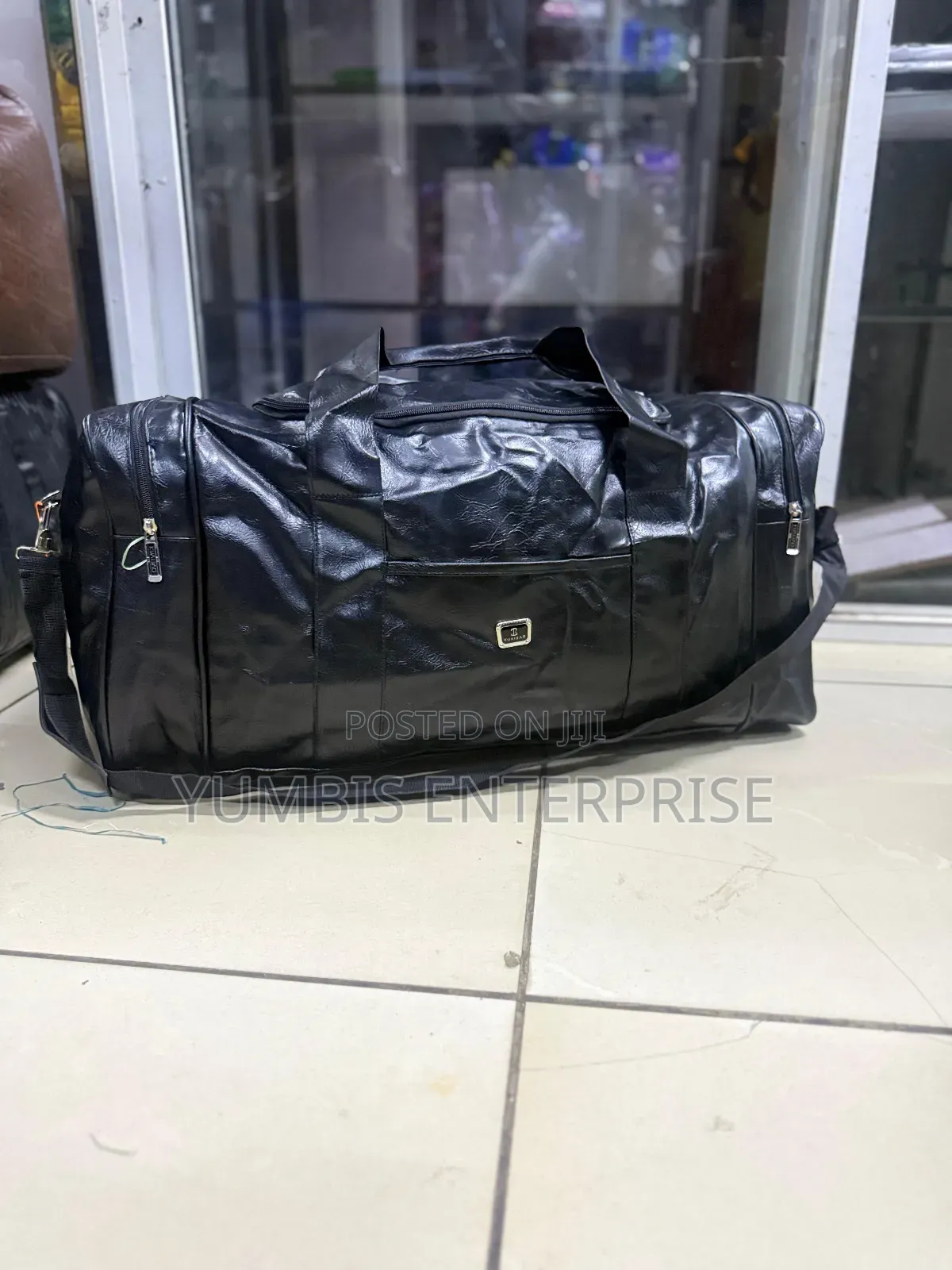 Big Multi Pockets Travelling Leather Bags in Black Extra Pockets Side