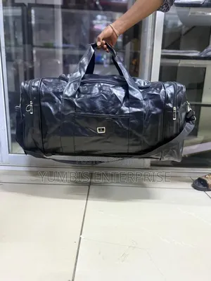 Black Pu Leather Multi Pockets Travelling Duffelbags With Side Pocket