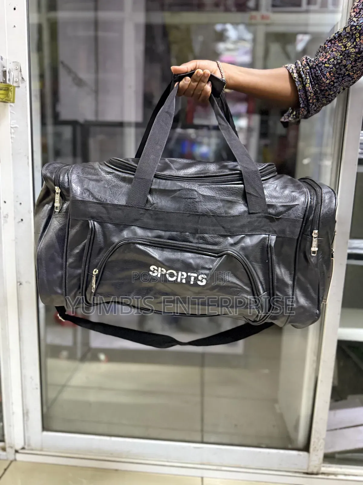 Black a Large Suze Travelling Bags