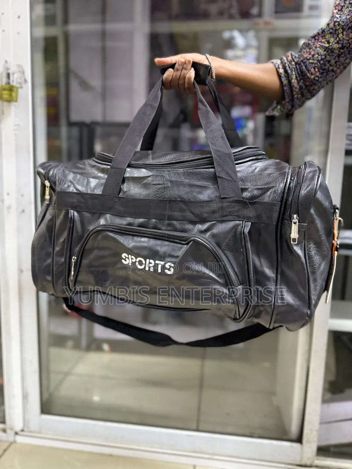 Black a Large Suze Travelling Bags