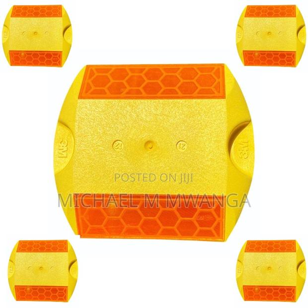 Premium-Grade 3m Cut Eye Road Stud