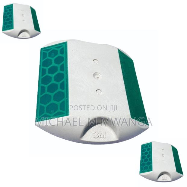 Pavement Marker 3m Cut Eye Road Stud