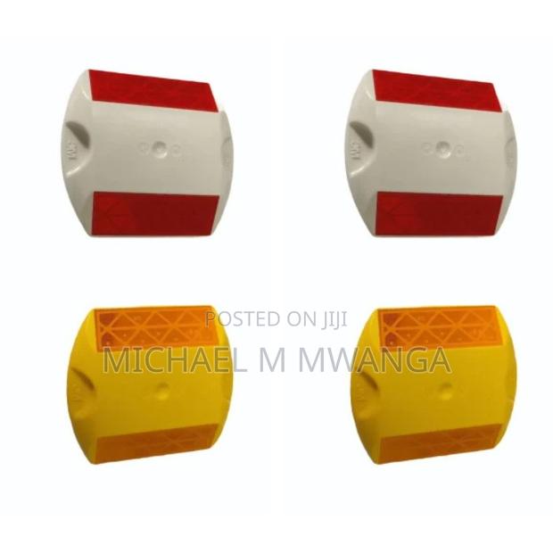 Prismatic 3m Cut Eye Road Stud
