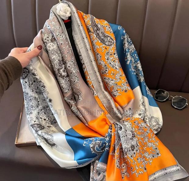 Deep Lady Scarf Silk - main view