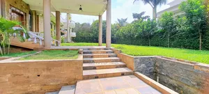 6bdrm House in Ridgeways, Rosslyn for sale
