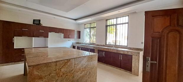 6bdrm House in Ridgeways, Rosslyn for sale - thumbnail 5