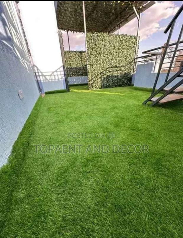 Artificial Grass Carpet Available in Different Sizes Thickness - main view