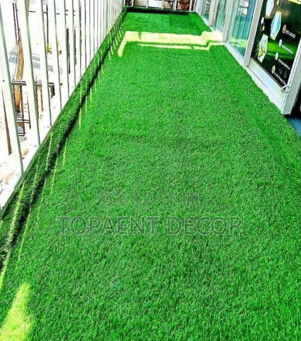 Lengthy Balcony Green Artificial Grass Carpet Easy to Maintain - main view
