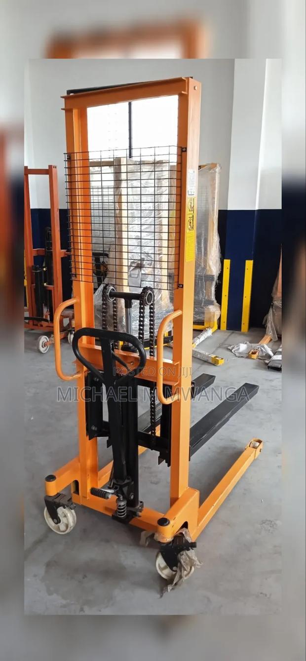 Efficient Manual Stacker