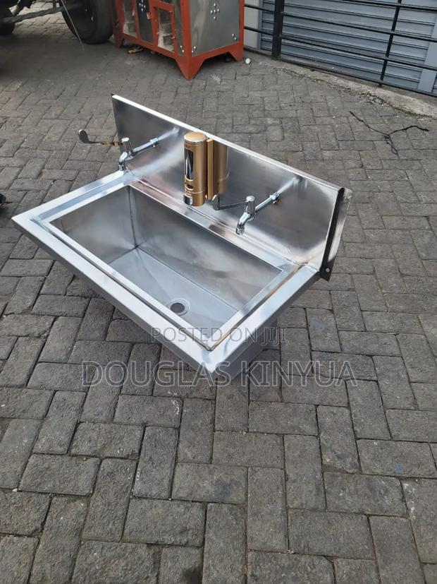Stainless Steel Hospital Scrub Sink (Scrub Sink). - main view