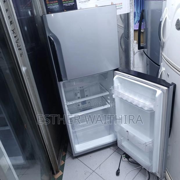 Well Maintained Sumsung Double Door Fridge - thumbnail 2