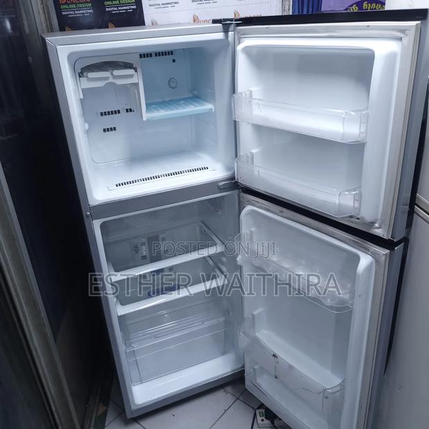 Well Maintained Sumsung Double Door Fridge - thumbnail 3