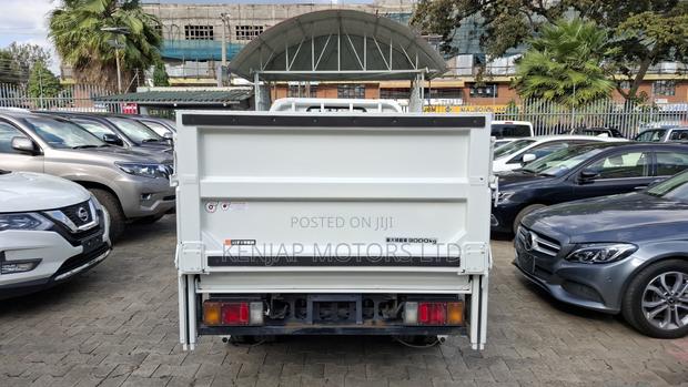 2018 Isuzu - Elf - thumbnail 5