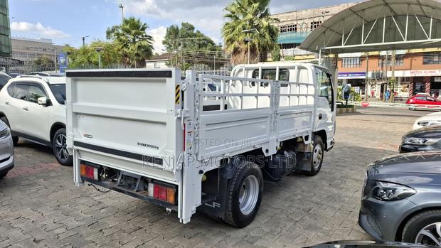 2018 Isuzu - Elf - thumbnail 6