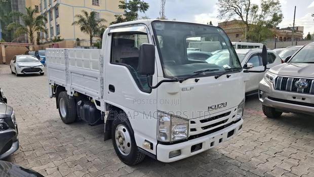 2018 Isuzu - Elf - main view