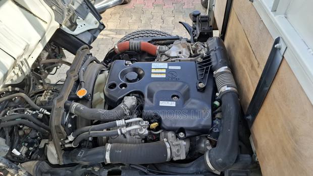 2018 Isuzu - Elf - thumbnail 12