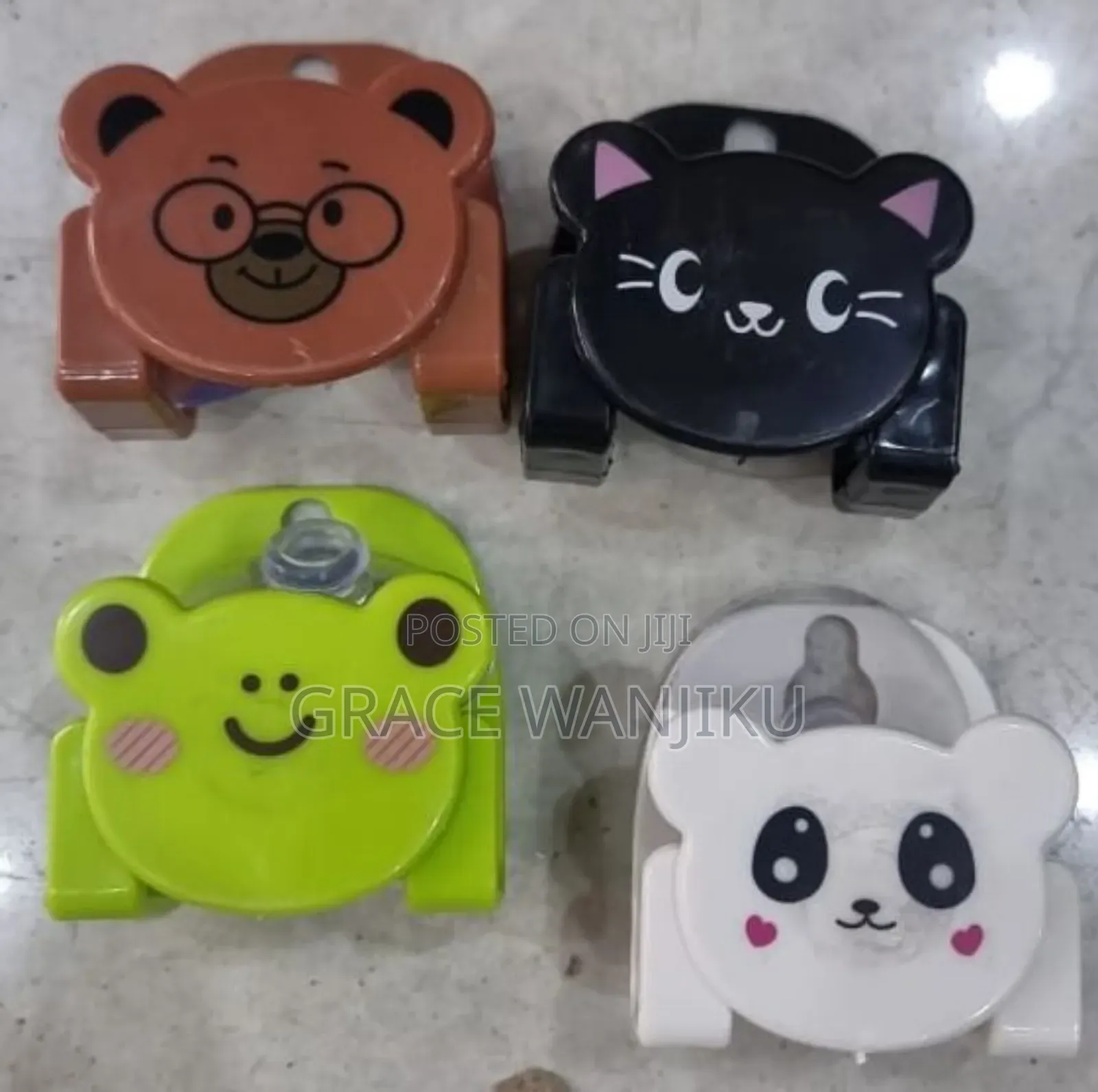 *Wall Adhesive Cat Hook Sponge Holder