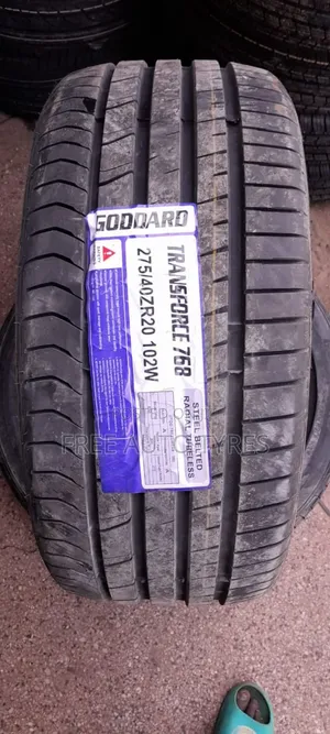275 40r20 Goodard