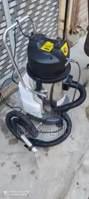 Extra-Powerful Wet and Dry Vacuum Cleaner With Strong Motor