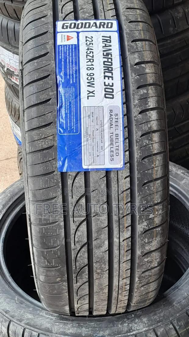 225 45r18 Goodard