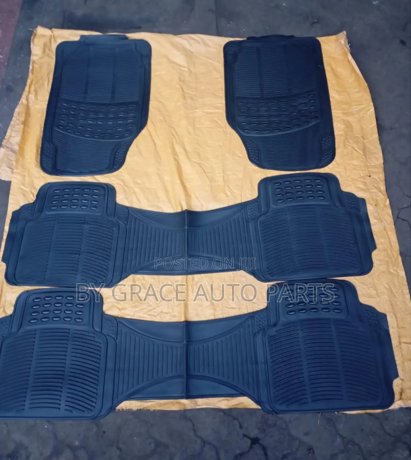 Best 7 Seater Conjoined Black Mat.