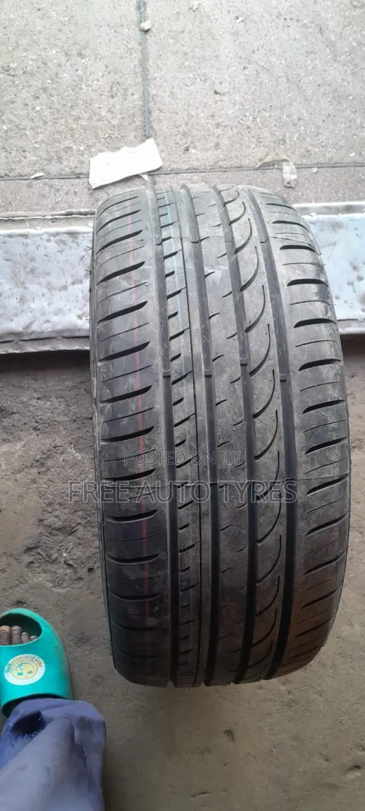 235 40r18 Goodard