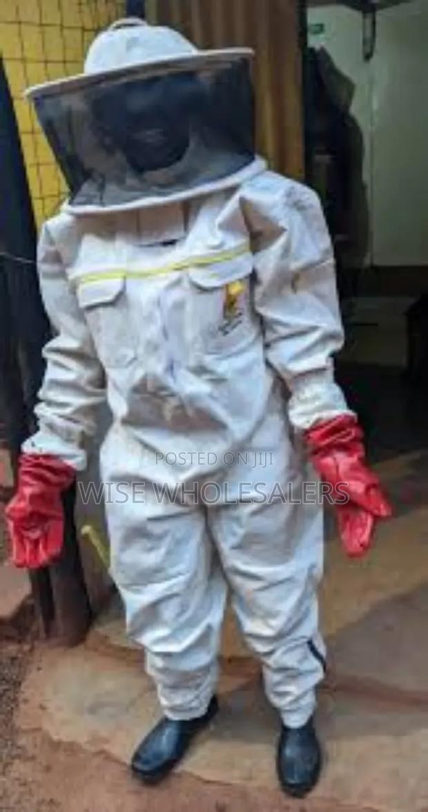 Bee Suit√°°° - thumbnail 2