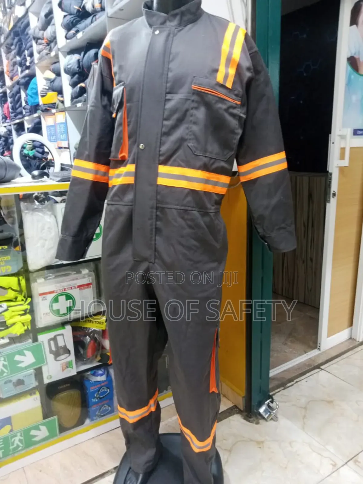 Dutable Grey Cargo With Reflective Straps