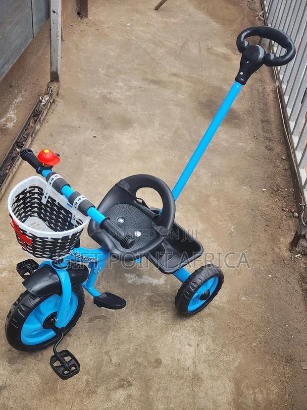 Kids Push Handle Tricycle With Three Wheels - thumbnail 2