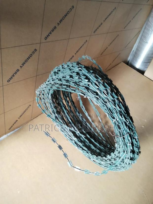 Galvanized Razor Wire - thumbnail 3