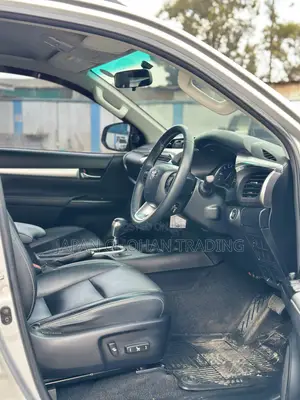Toyota Hilux Revo Double Cab Deisel 2.8 AWD 2019 Silver