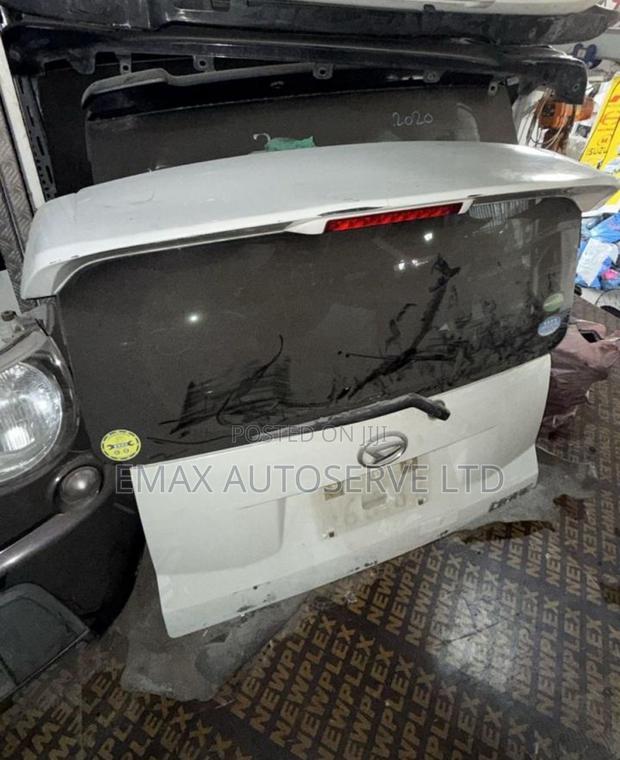Daihatsu Move 2015 Boot / Tailgate - main view