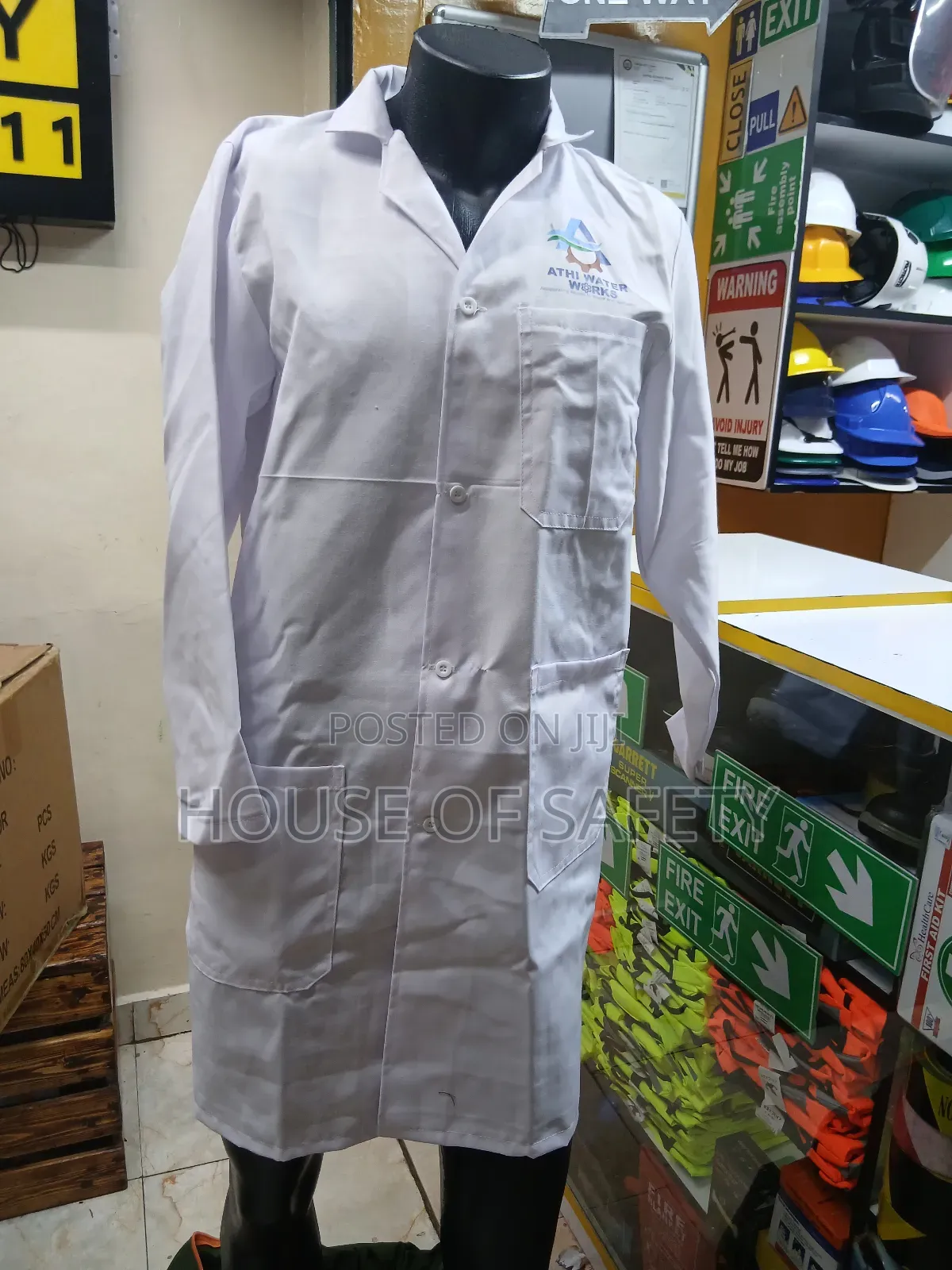 Unsex White Coats for Heath Care Workers Branded